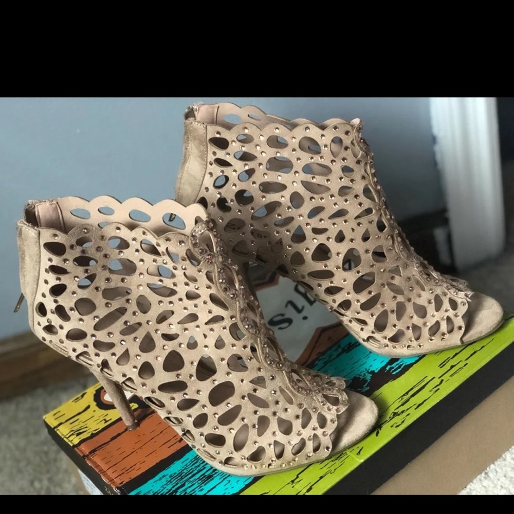 Sassy summer sandal